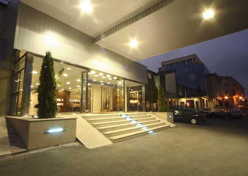 โรงแรมกองเกรโซ Teo ภายนอก รูปภาพ